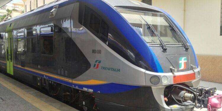 Con treno e bus dal centro di Olbia alle spiagge in pochi minuti