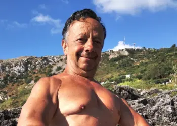 Muore travolto da un treno in Salento, era noto come ‘Uccio show’