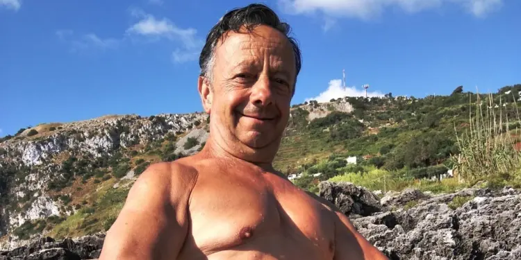 Muore travolto da un treno in Salento, era noto come ‘Uccio show’