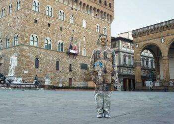 Liu Bolin, l’uomo invisibile in mostra a Firenze