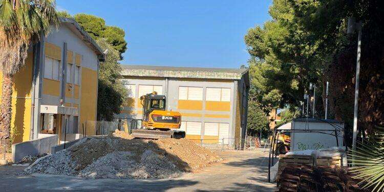 A scuola nelle tende: il Comune continua a lasciare indietro i bambini