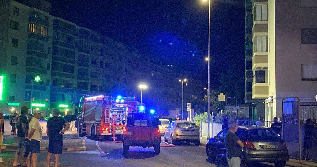 Paura a Quartu, in fiamme lavanderia a gettoni