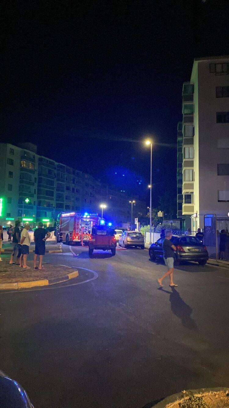 Paura a Quartu, in fiamme lavanderia a gettoni