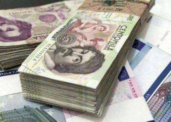 Trova 245 milioni in vecchie lire, ma non può cambiarle