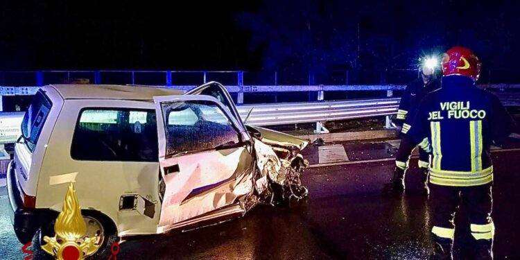 Olbia, ragazza perde il controllo dell’auto: ferita e trasportata in ospedale