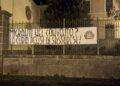 Sassari, striscione di CasaPound contro l’accoglienza dei migranti nell’ex convento dei cappuccini