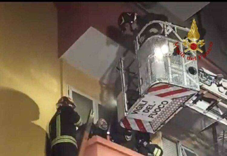 Incendio in un garage a Quartu, due persone intossicate