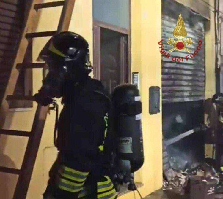 Incendio in un garage a Quartu, due persone intossicate