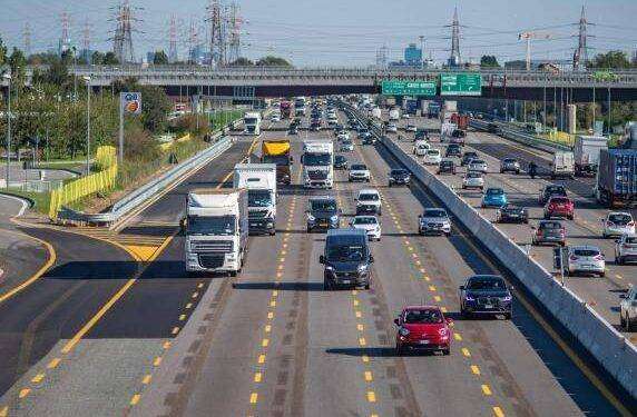 Inaugurata l’autostrada A8 Autolaghi: la prima in Italia ad avere cinque corsie per senso di marcia