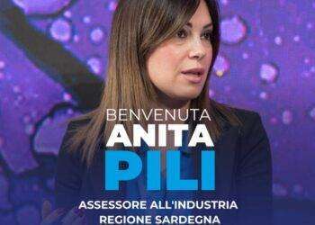 Anita Pili passa a Italia Viva ma non risponde alle domande dei giornalisti