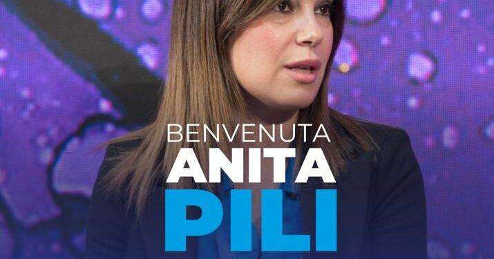 Anita Pili passa a Italia Viva ma non risponde alle domande dei giornalisti