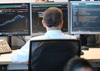 Rallenta l’Eurozona, Pmi composito scende a 46,7: effetto Ucraina