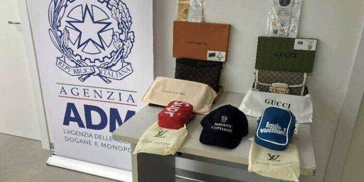 Borse contraffatte sequestrate in aeroporto ad Alghero