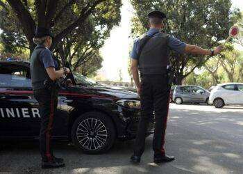 Attraversa sulle strisce nel milanese, travolta e uccisa