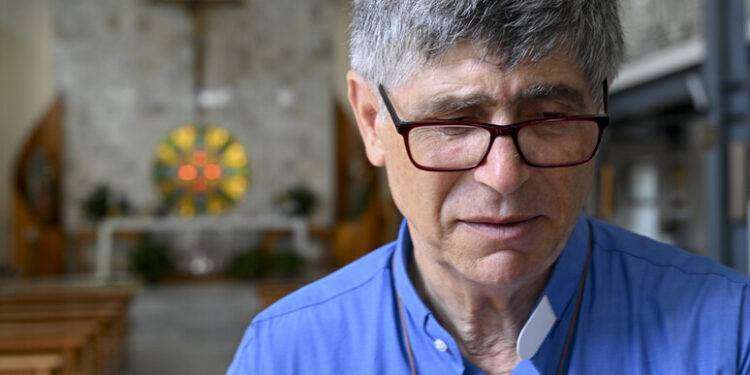 Don Patriciello, spari all’impazzata in strada a Caivano