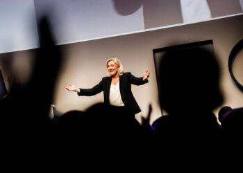 Marine Le Pen, l’alleata di Salvini e della Meloni afferma: “Nessun migrante da Lampedusa in Francia”