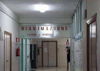 Operaio investito mentre lavora a segnaletica stradale, è grave