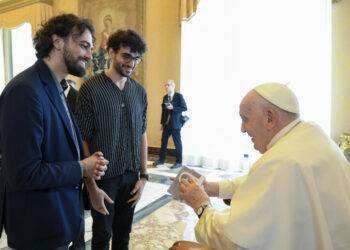 Il Papa, comporre musica è una metafora della vita