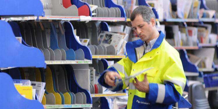 Riaperta la selezione per portalettere, Cagliari e Sud Sardegna