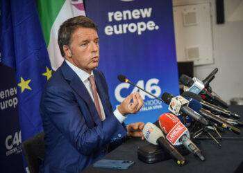 Renzi: “Cgil licenzia Gibelli con Jobs act, vergognati compagno Landini”