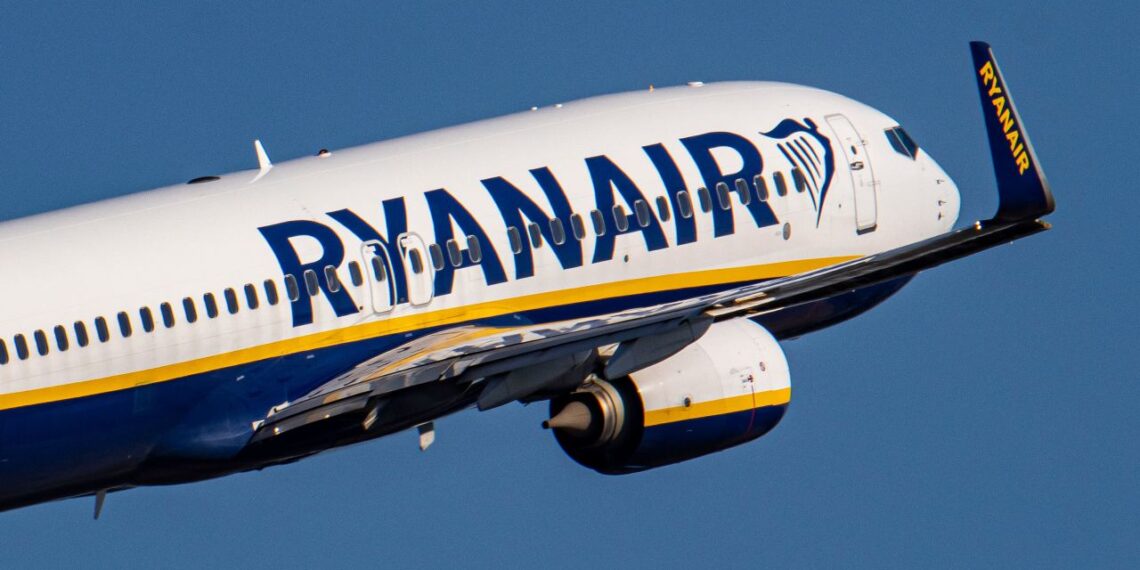 Ryanair, primi tagli alle rotte dopo decreto del governo