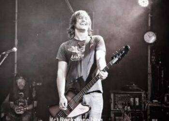 Musica, morto Tom Davies, il bassista dei Nebula