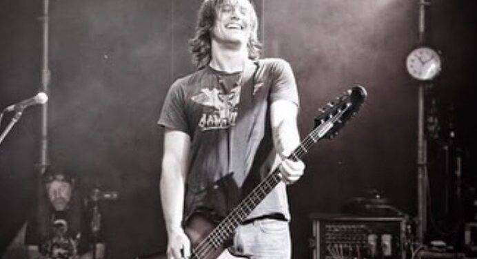 Musica, morto Tom Davies, il bassista dei Nebula