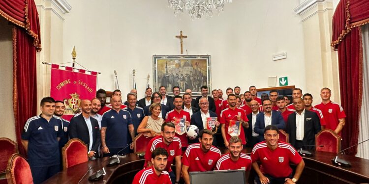 Sassari, la Torres al gran completo in visita a Palazzo Ducale