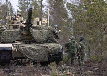 Follia Usa, i guerrafondai americani invieranno a Kiev munizioni all’uranio impoverito