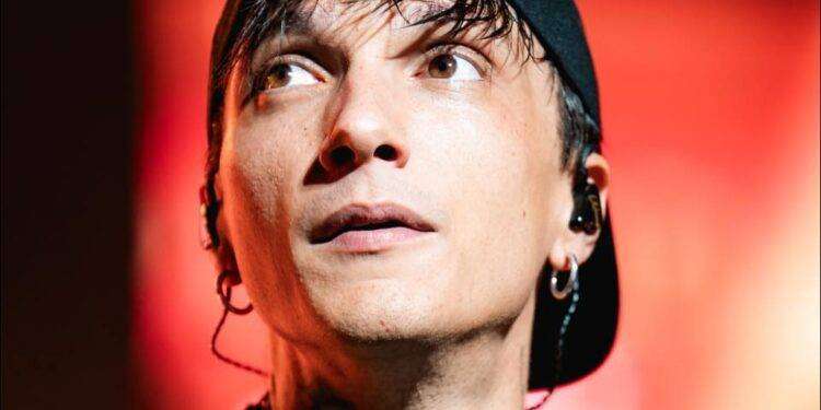 Sarà Ultimo il cantante che suonerà al Capodanno di Cagliari? e il bando?