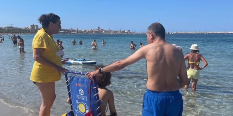 Alghero, “Spiaggia Facile” anche a settembre in Rivera del Corallo