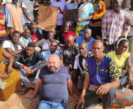 In Burkina Faso per insegnare un lavoro a chi non vuole partire