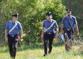 Esplode colpo di pistola contro la casa del rivale, denunciato
