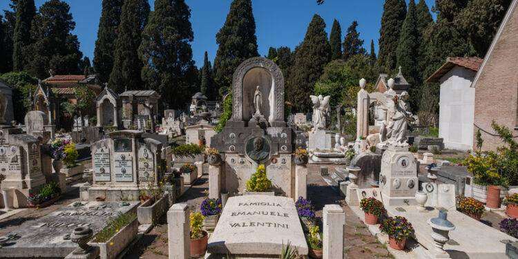 Aldilapp, il ‘Facebook dei cimiteri’ che sta diventando un caso
