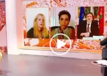 Il video virale della frecciatina di Benedetta Scuderi a Giambruno: “l’orsa se non fosse uscita di notte da sola…”