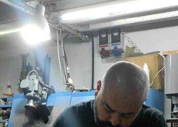 Dal Molise in Burkina Faso per insegnare a lavorare il cuoio