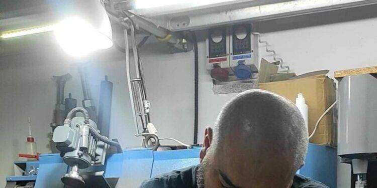 Dal Molise in Burkina Faso per insegnare a lavorare il cuoio