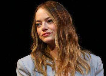 Emma Stone, una Frankenstein pura che scopre il sesso