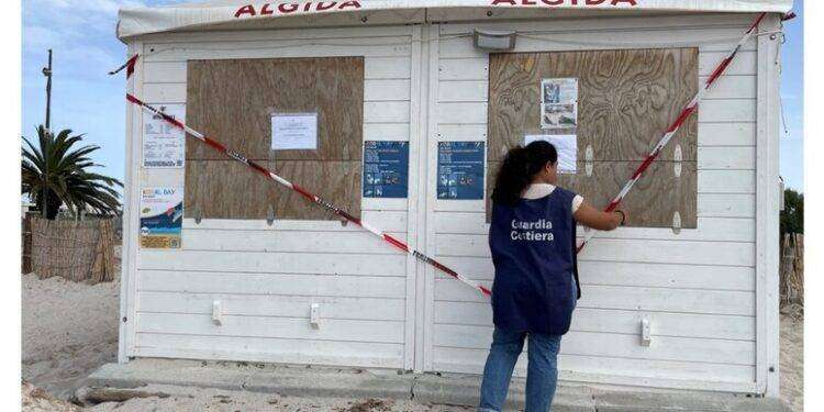 Sequestrato un bar abusivo sulla spiaggia ad Alghero
