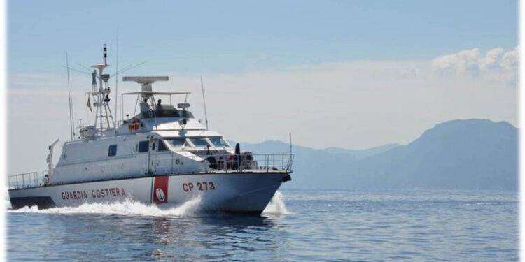 Aereo cade in mare: terrore a Olbia