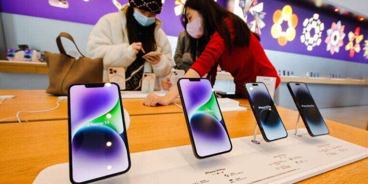 Nuovo design e fotocamera, come cambierà l’iPhone 15 Pro