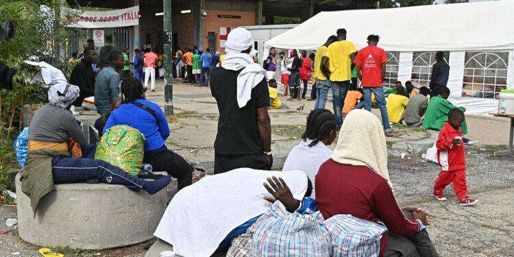 Migranti: in Sardegna tensostrutture tra le proteste dei sindaci