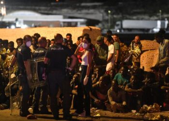 Lampedusa, oltre 6000 migranti nell’hotspot