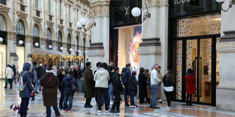 Confesercenti, frenano i consumi, spesa giù di 3,7 miliardi