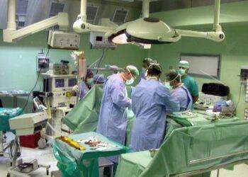 All’ospedale Sant’Andrea la prima ricostruzione al mondo di trachea e arteria