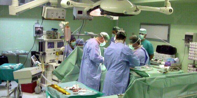 All’ospedale Sant’Andrea la prima ricostruzione al mondo di trachea e arteria