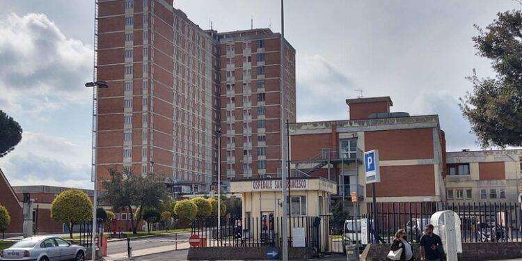 Sei mesi per radioterapia a Nuoro, ‘andate fuori Sardegna’