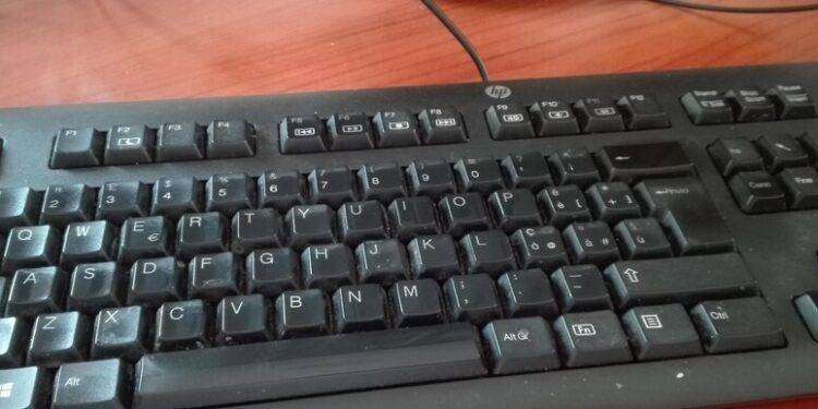 Oltre 40% dei sardi acquistano beni e servizi on line