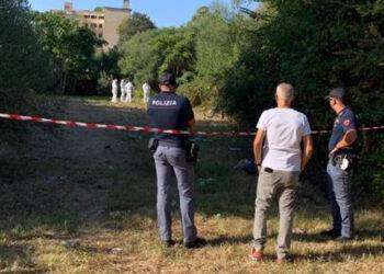 Ucciso e bruciato a Sassari, indagata donna che segnalò corpo
