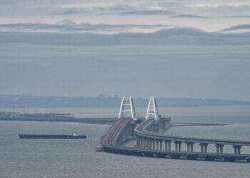 Mosca, distrutti droni che tentavano di colpire ponte Crimea: impedito atto di terrorismo ucraino